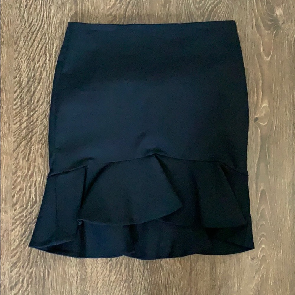 Great condition black Zara skirt